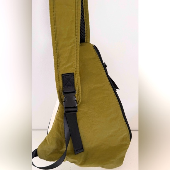 NWT!! Free People Movement Cold Shoulder Sling Bag Olive Green Workout Yoga Gym - Picture 5 of 7